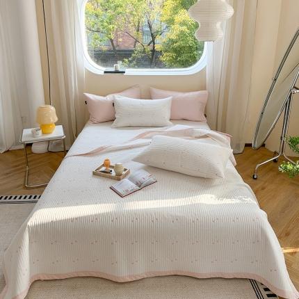 Bedcover quilted ấm cúng thoải mái