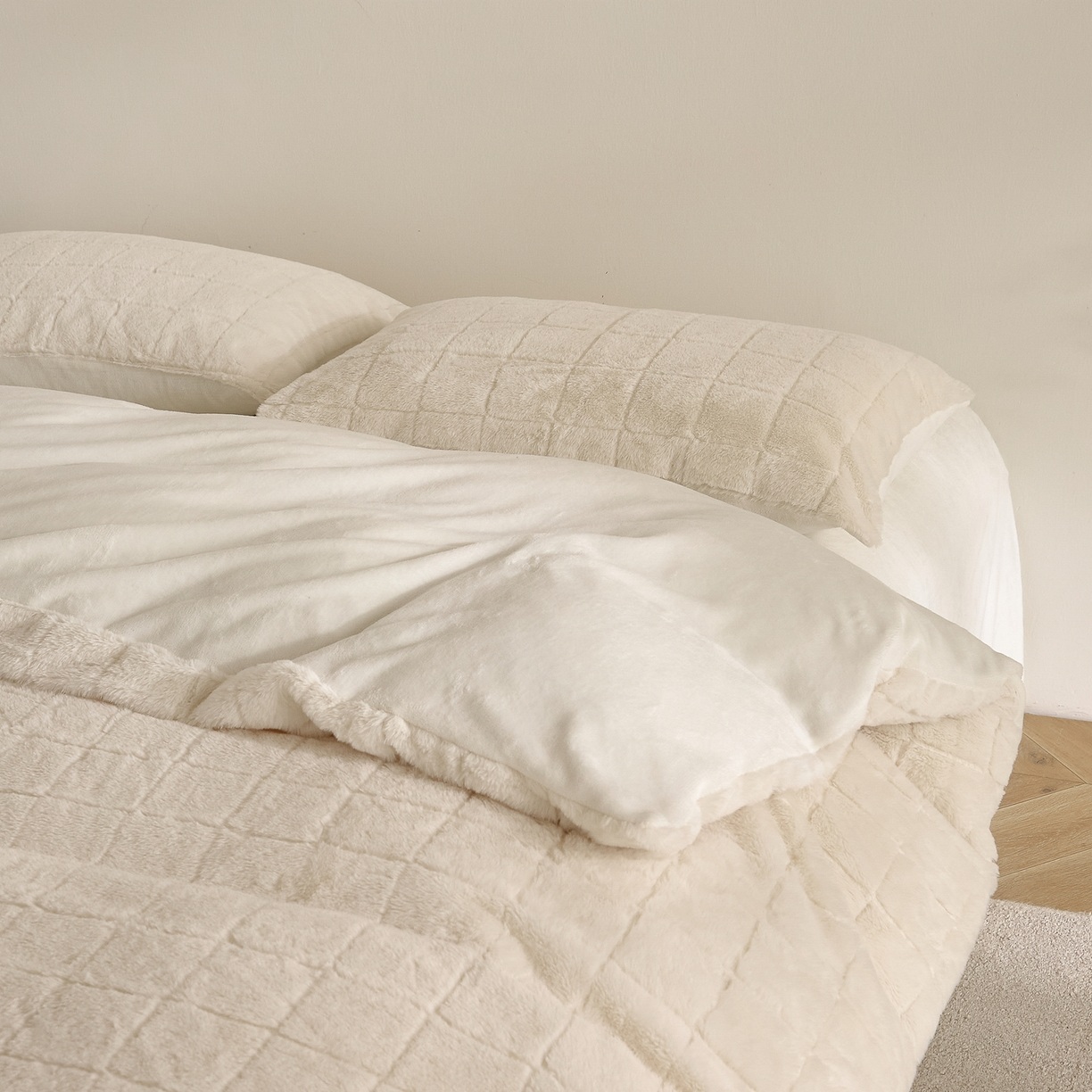 Bộ Chăn Ga Gối Nhung Sữa & Lông Thỏ Giả Ca Rô – Bộ Chăn Ga Gối Jacquard 3 Chiếc Mềm Mại